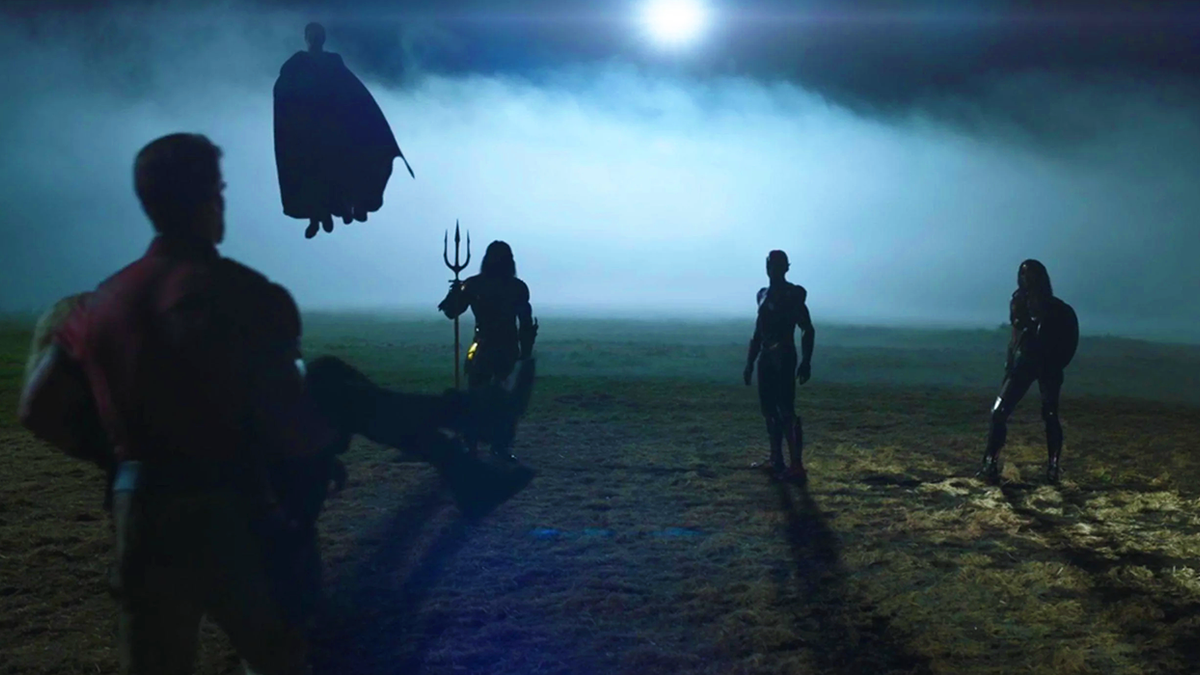 Supergirl Earth şampiyonu oluyor, kurtuluş operasyonları gerçekleştiriyor