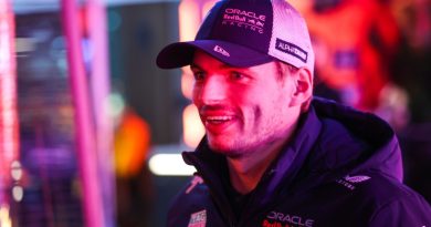 Neon ışıklar, yarış heyecanı, stil ve Verstappen imzası