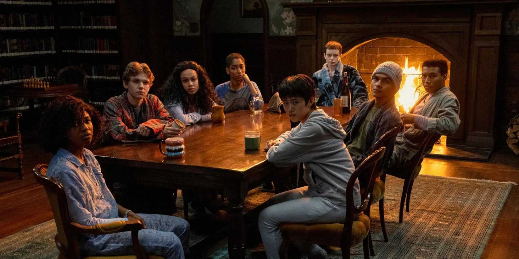 Gece kulübünde saklanan sırlar, karanlık fısıltılar yükseliyor