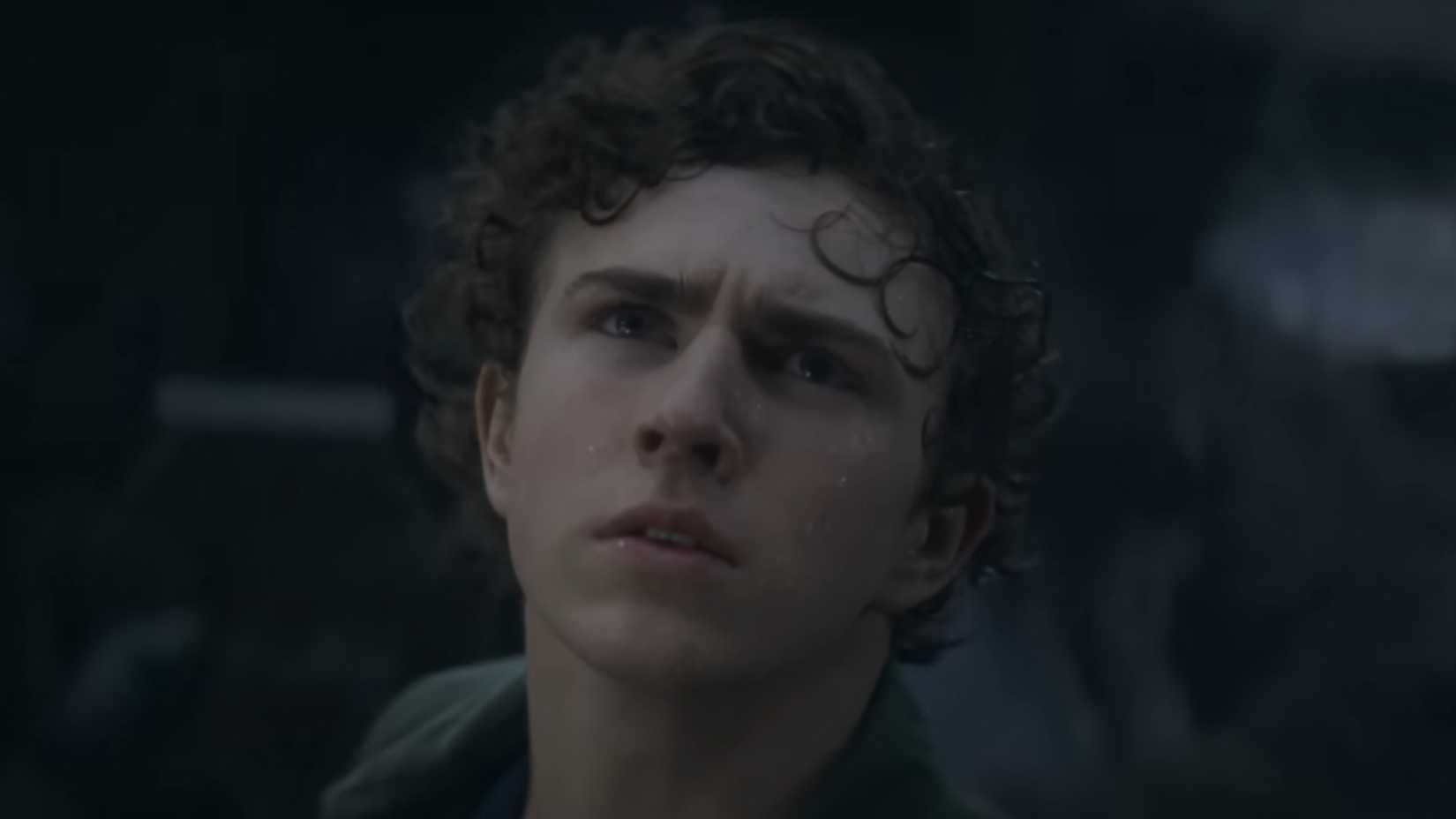 Percy bürodevini çözerek kendi gücüne adım atıyor