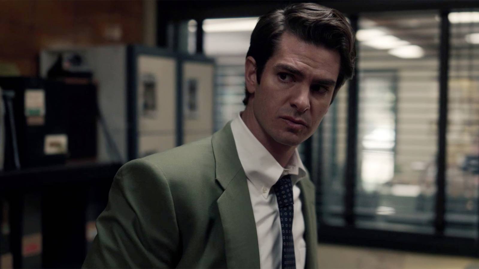 Gerilim, suç, Mormon kültürü ve Garfield'ın performansı etkileyici