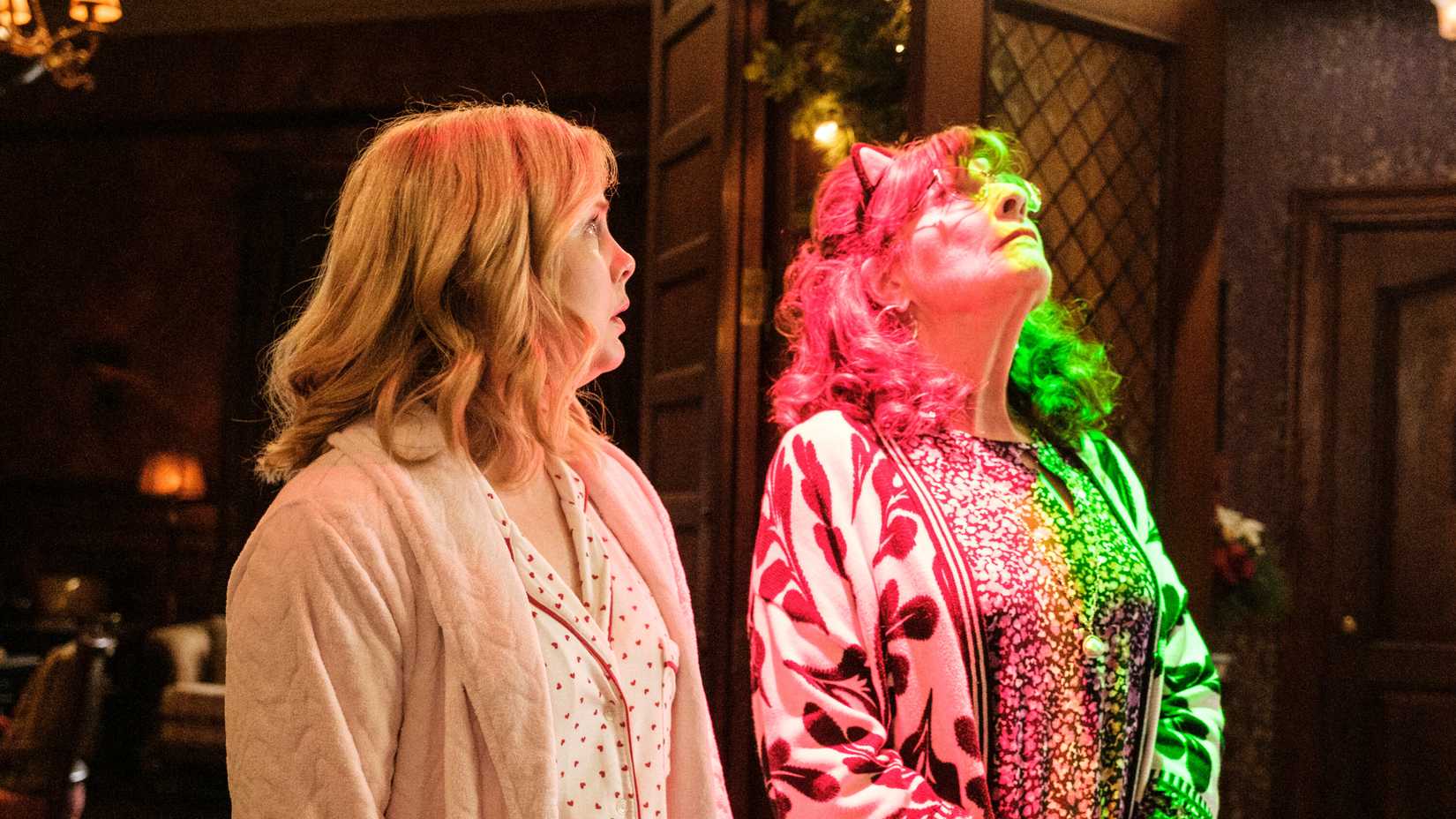 Gösterinin atmosferi ve humorunu Noel'e özel kılıyor