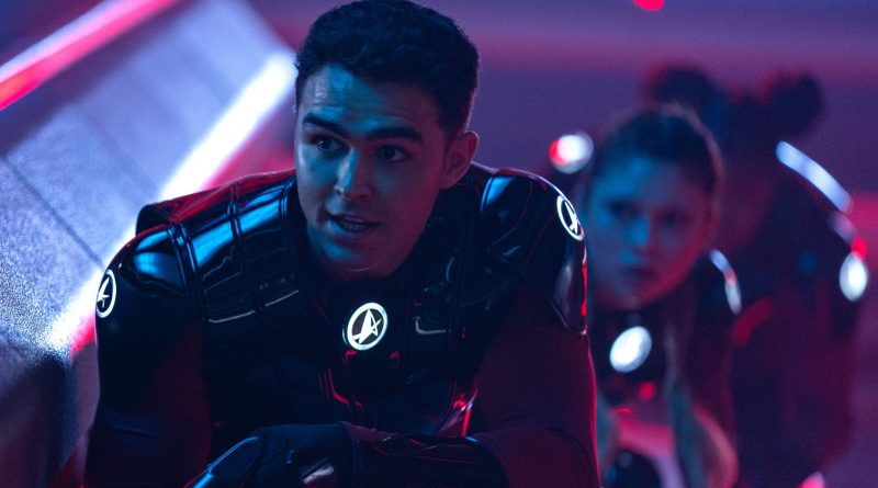 Kadetler 32 yüzyıl Starfleet'ta yeni başlangıçlarında