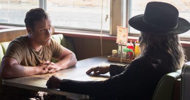 Gizemli batı rüzgarı, efsanelerle dans ediyor