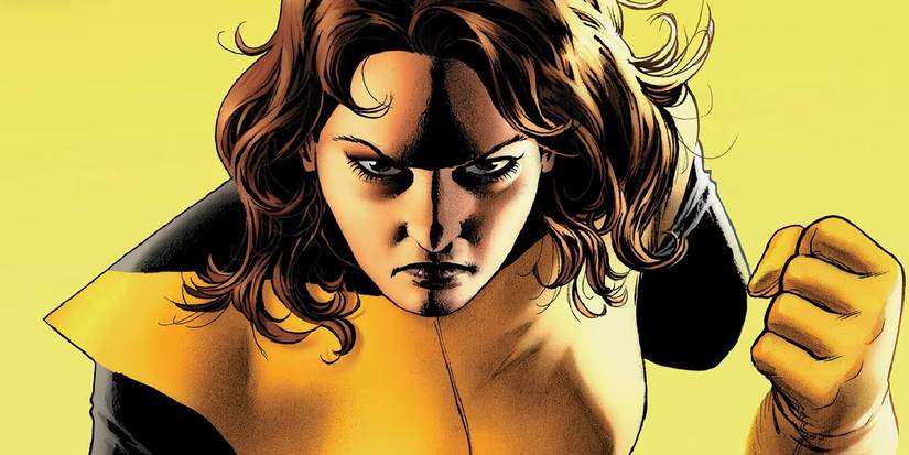 Kitty Pryde gölgeye dönüşüp kılıçları geçer