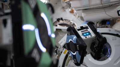 Starlink uydusu patlayıp Dünya'ya inişe başladı