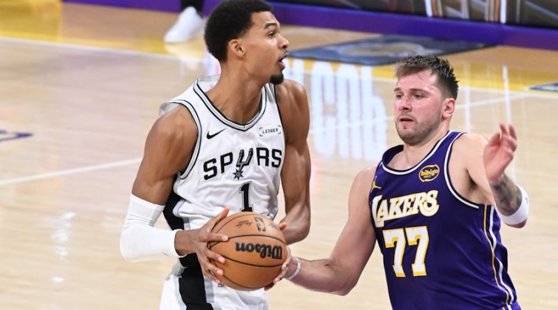 Genç yıldız parladı, rekordan rekor geldi, Spurs kazandı