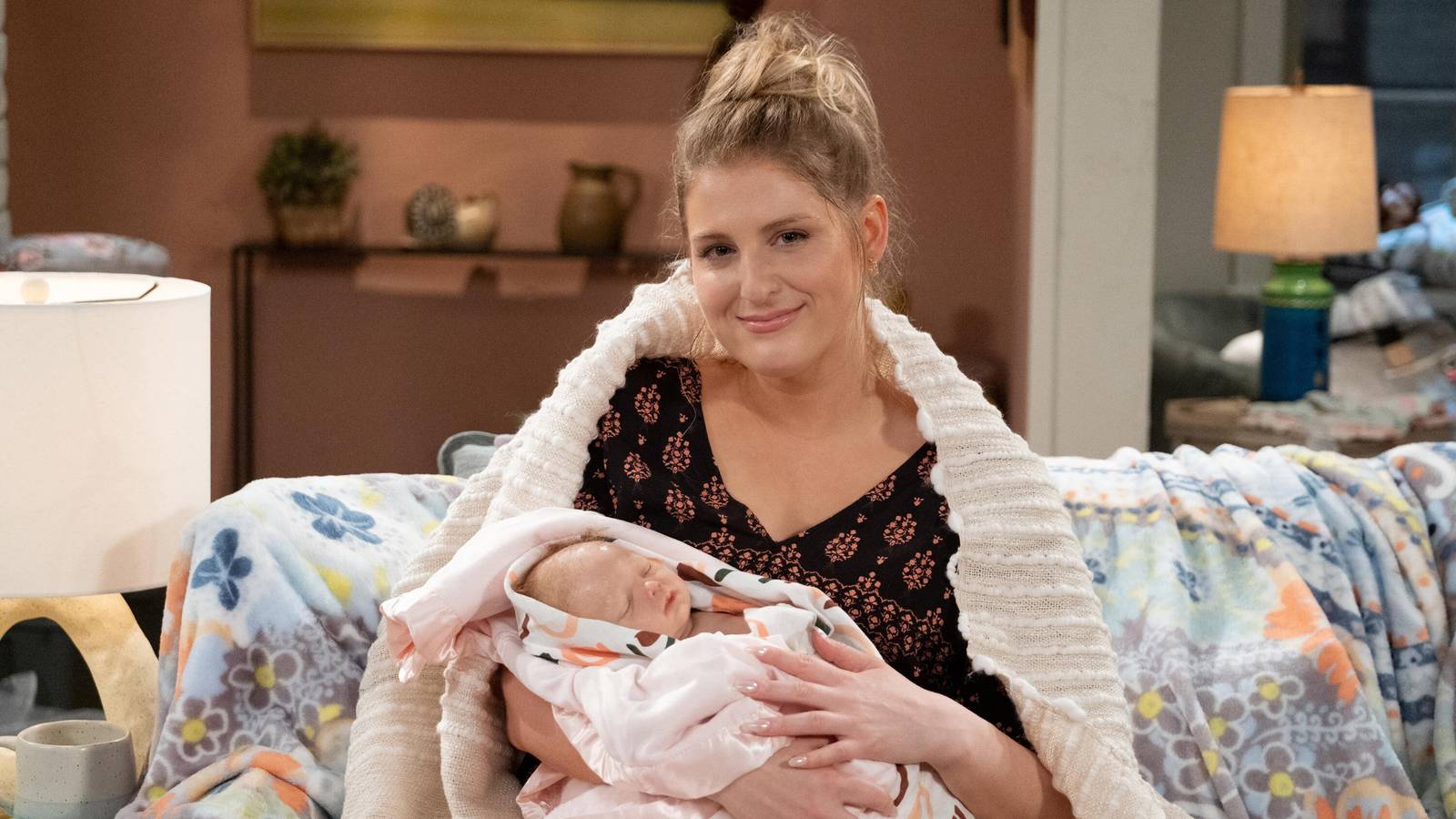 Minik Mikey Moon, ailelerine sevgi katıyor