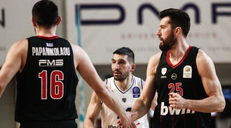 Peters coştu, Olympiakos farkı açtı, basketbol şöleni!