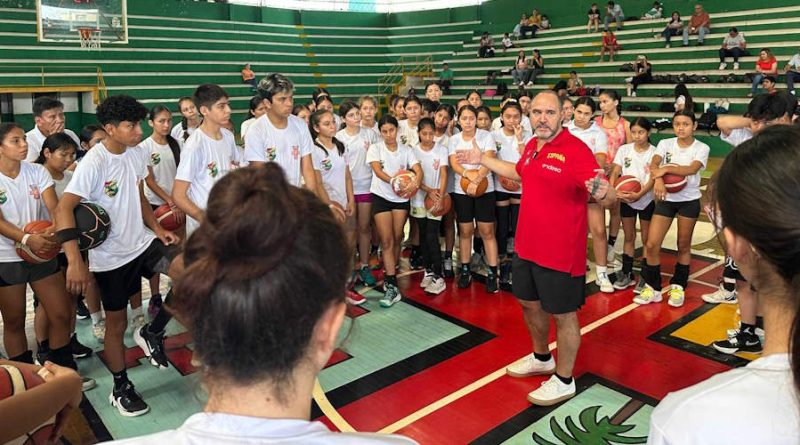 Geleceğin yıldızları Bolivya'da bir araya geldi, basketbol coşkusu yükseldi