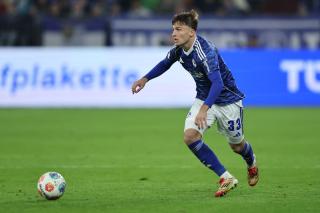 Genç sol bek için transfer trafiği yoğunlaşırken gelecek ne olacak?