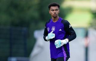 Genç kaleci Regensburg'a, Rochelt ise Bielefeld'e