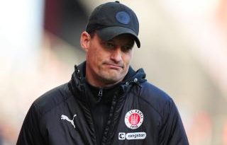 Hamburg'da kar, heyecan fırtınasını durdurdu