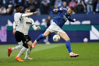 Bosnalı yıldızın golü, Schalke'ye umut ve rekor getirdi