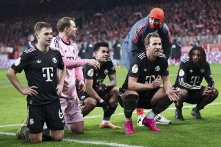 Futbol heyecanı Bundesliga'da, takımlar sahaya hazırlanıyor