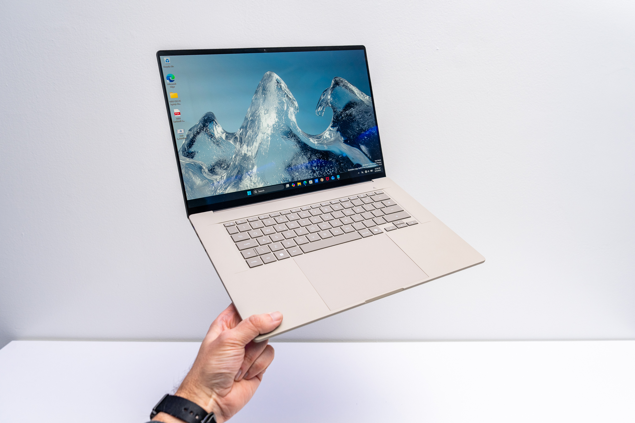 Katlanabilir ekranlar, şeffaf tasarımlar, taşınabilirlik ön planda