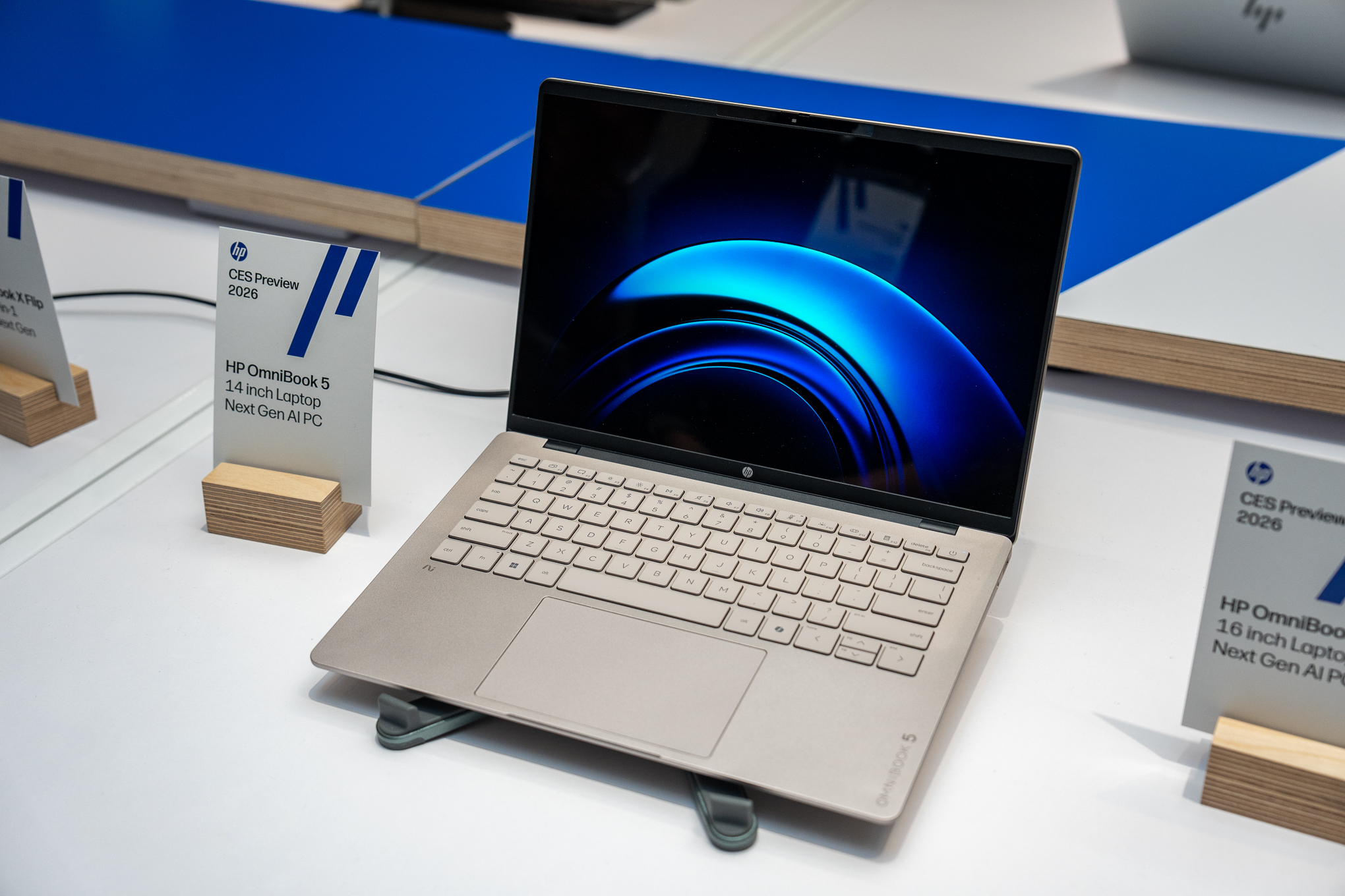 Yapay zeka gücünde, OLED ekranın ihtişamında, geleceğin OmniBook'u