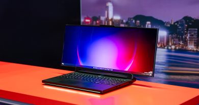 Geleceğin oyun deneyimi, ekranı katlanarak geliyor