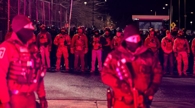 Minneapolis'te hayat koptu, iddialar havada uçuşuyor