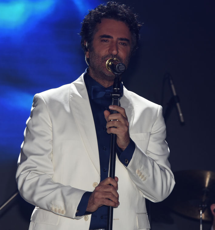 Yılların yükü, yeni umutlar, sahne ışığında bir dindirme