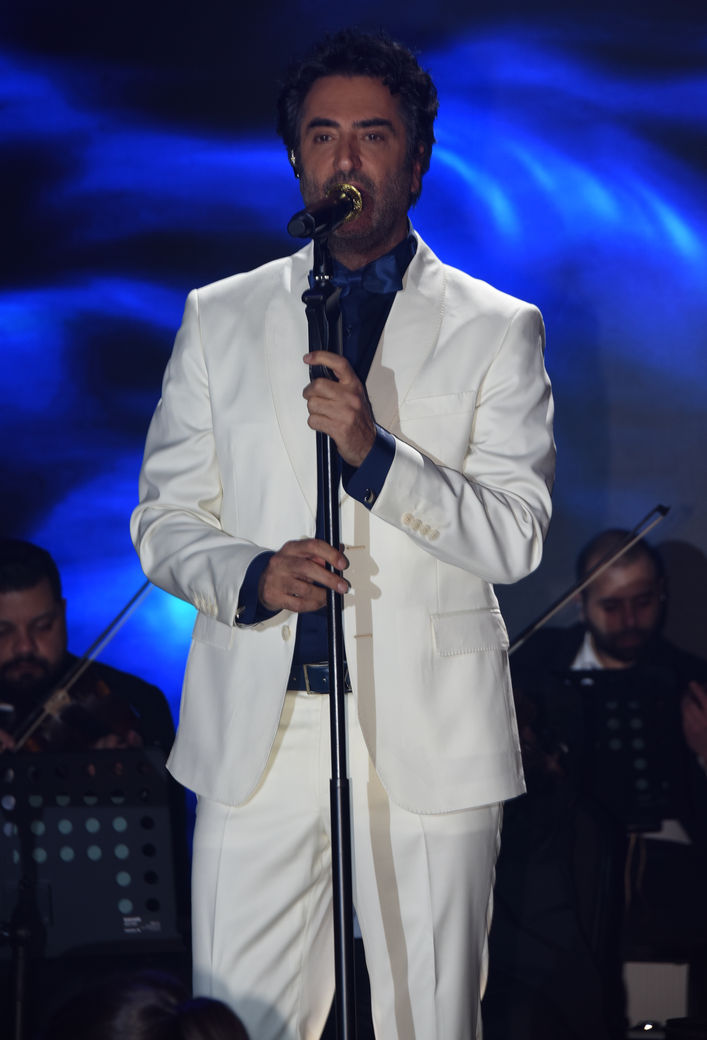 Yılların yükü, yeni umutlar, sahne ışığında dindirme