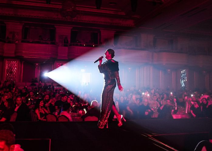 Kıbrıs'ta Sibel Can, coşkuyla yeni yılı hayranlarına armağan etti