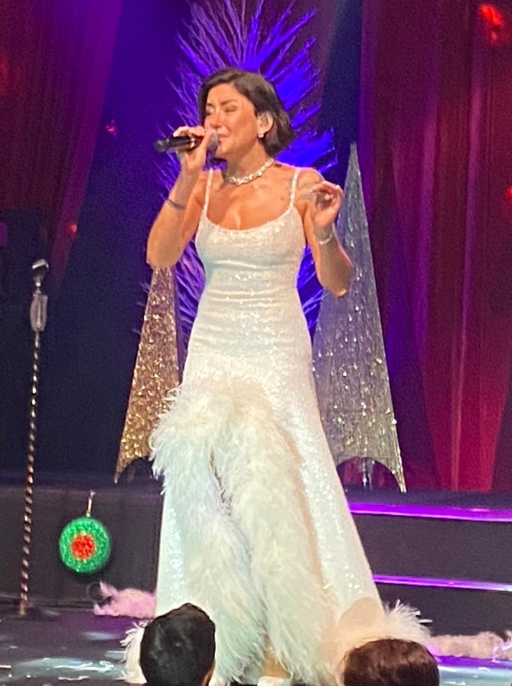 Yeniden doğuş, umut, sahne ışığında bir başlangıç