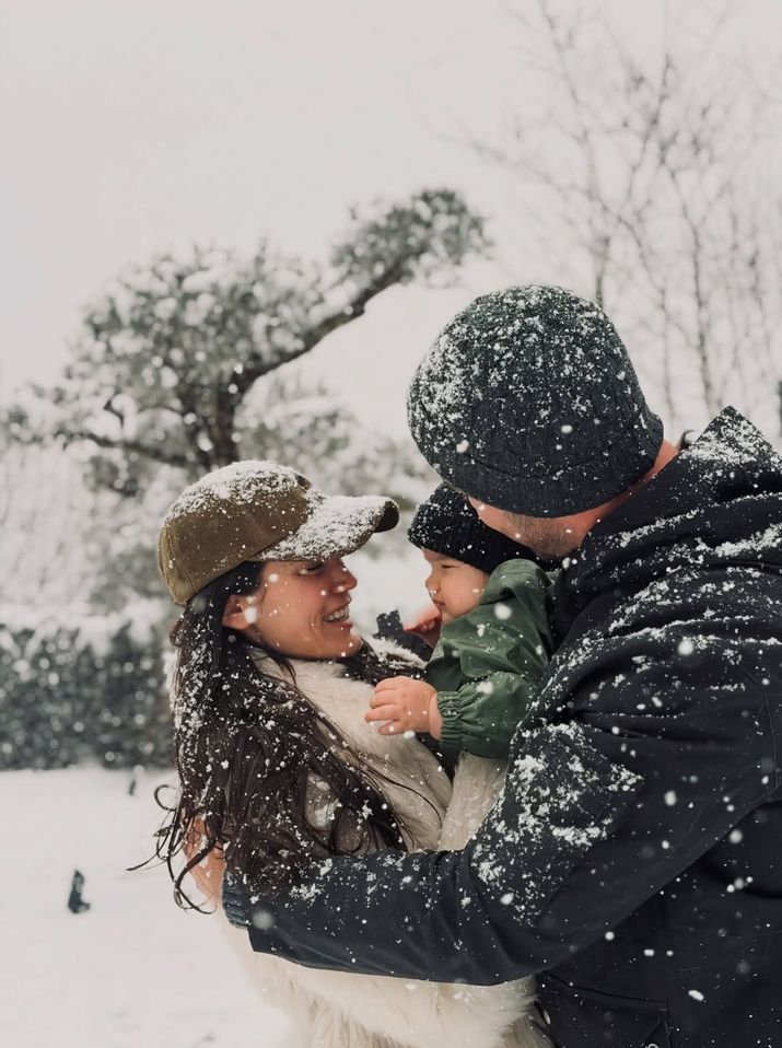 Kar keyfi, aile sıcaklığı, mutluluk anları yakalanmış