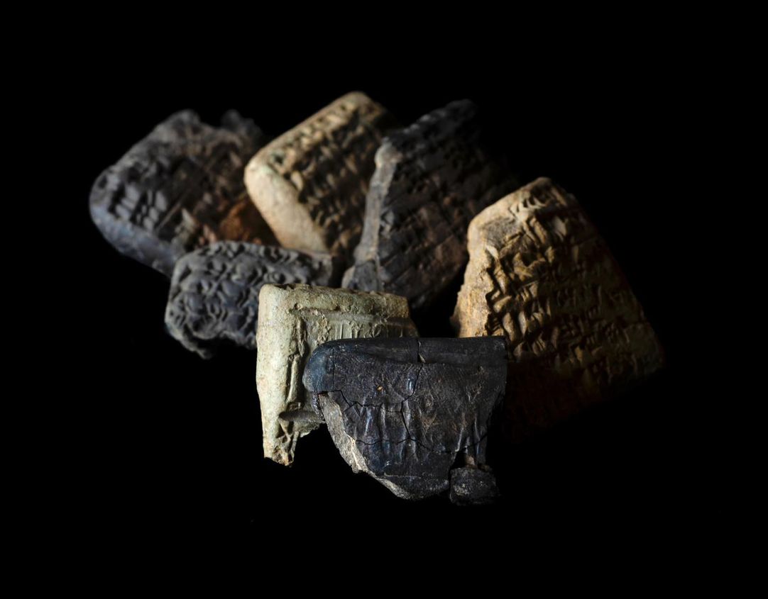 Geçmişin izleri, geleceğe emanet, titrek ellerde can buluyor