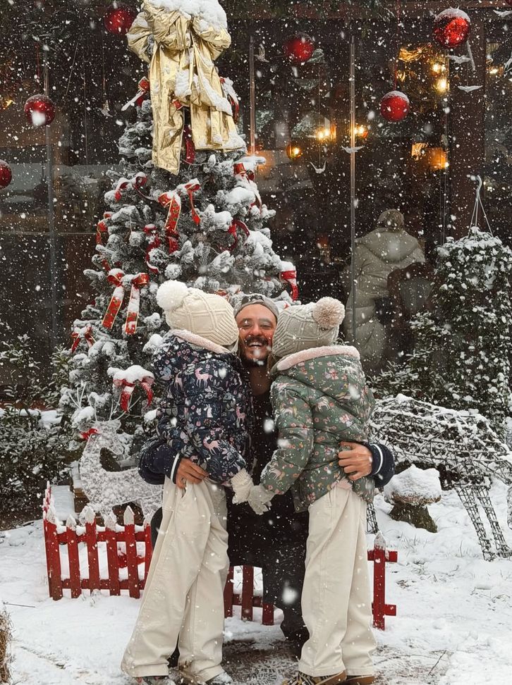 Beyaz örtü altında kahkahalar, anlar donduruldu