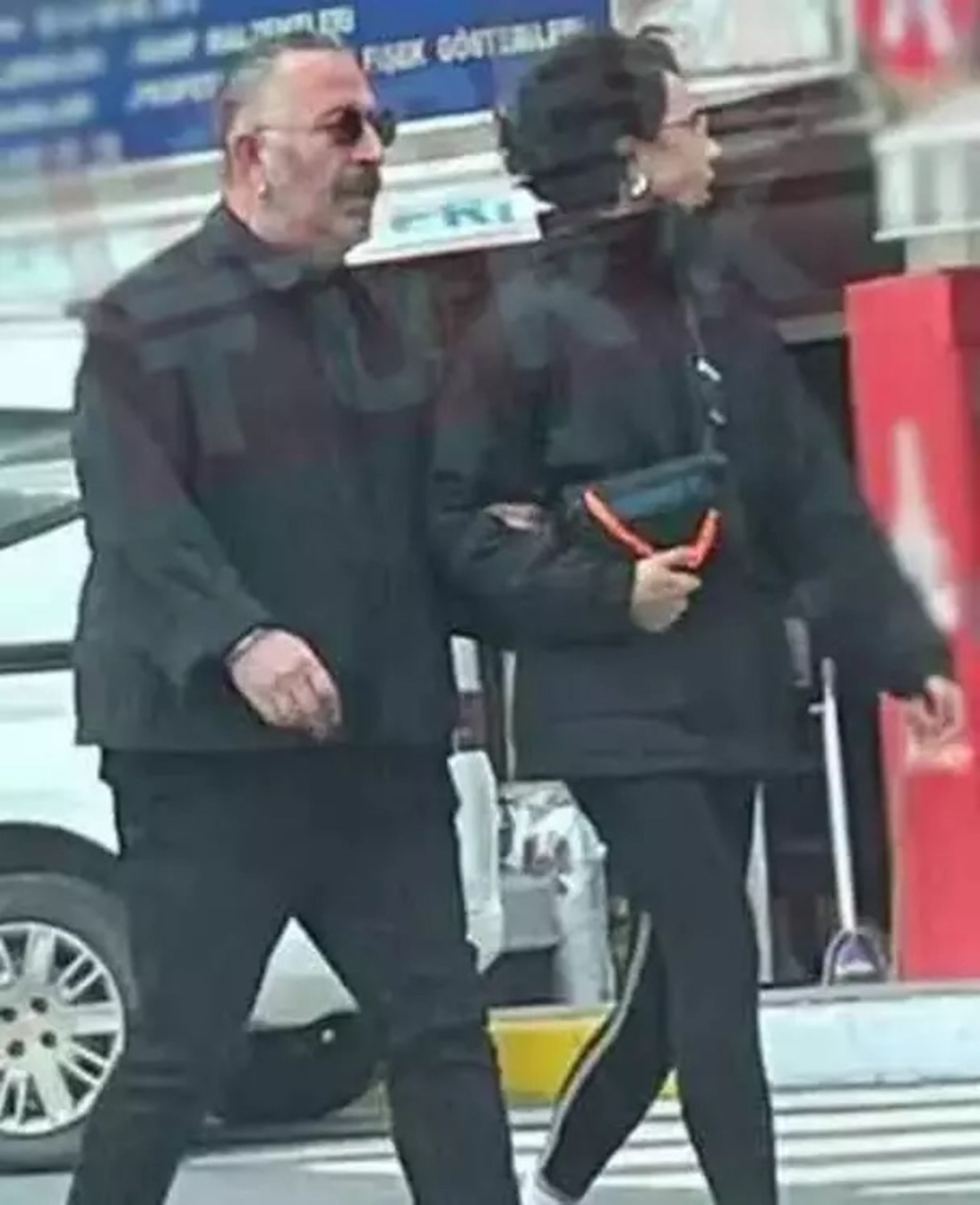 Gülmek mi, düşünmek mi? Sınırlar zorlanıyor, yorumlar çoğalıyor