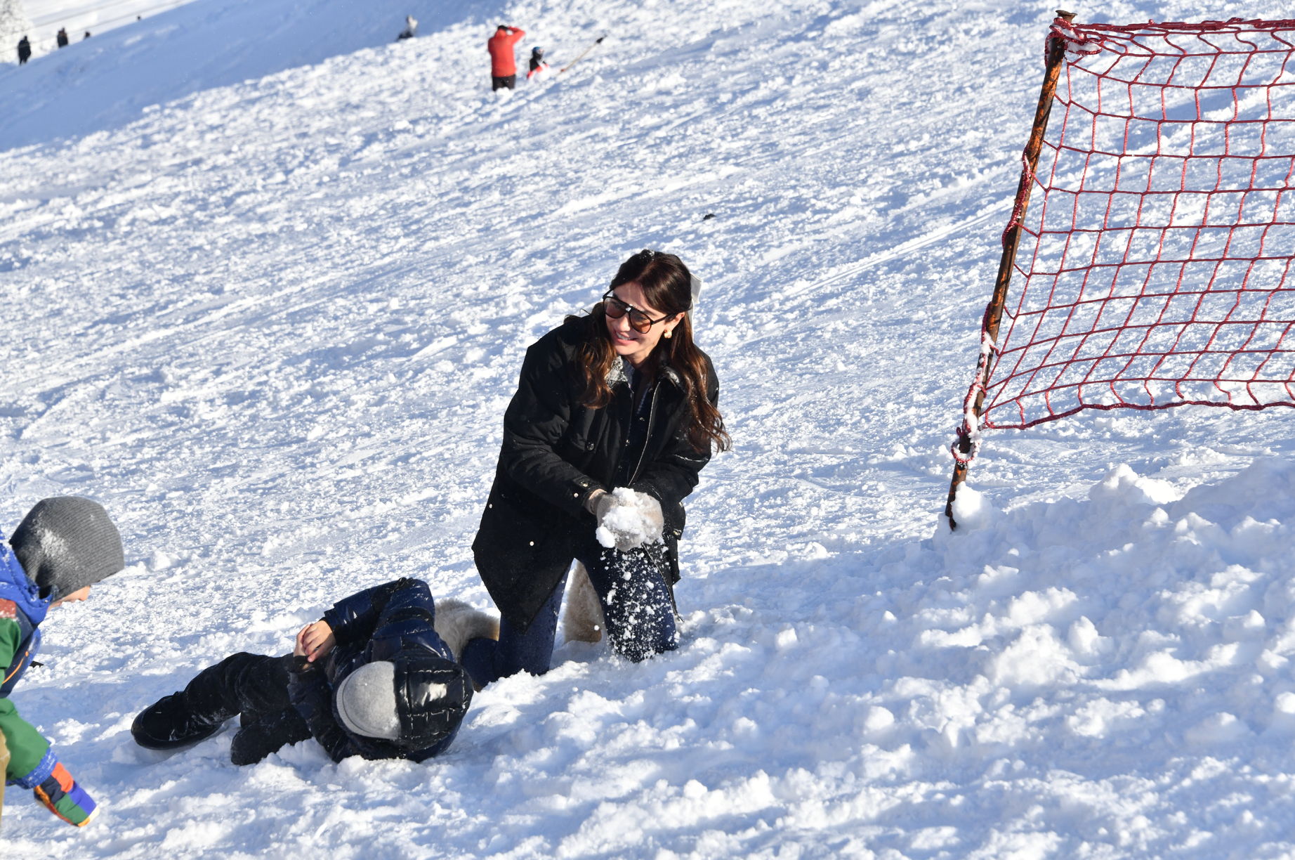 Yedi yıl sonra yeniden ekrana, ailecek Uludağ keyfi
