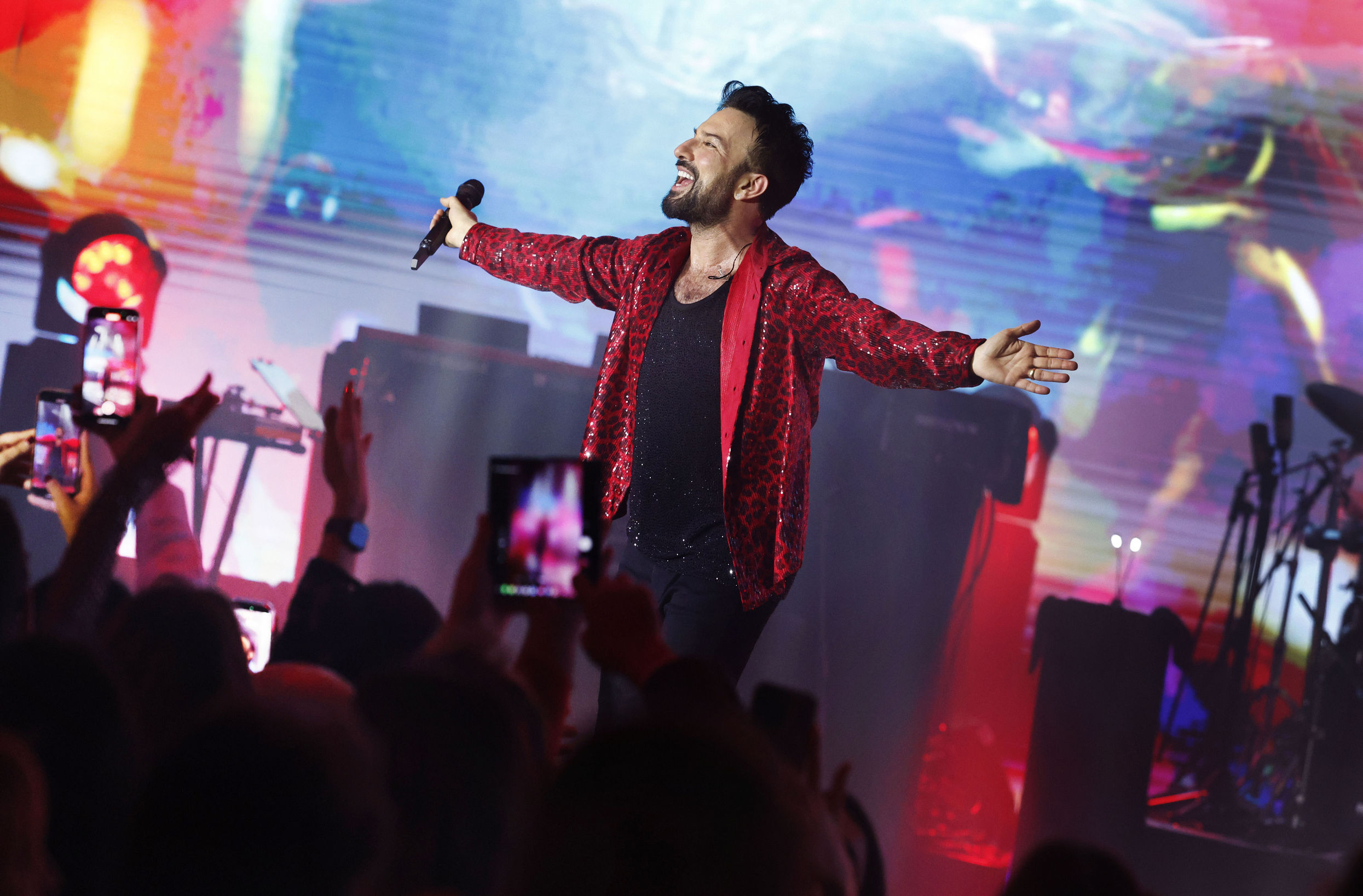 Coşkuyla girdi Tarkan, yeni yılı KKTC'de karşıladı!