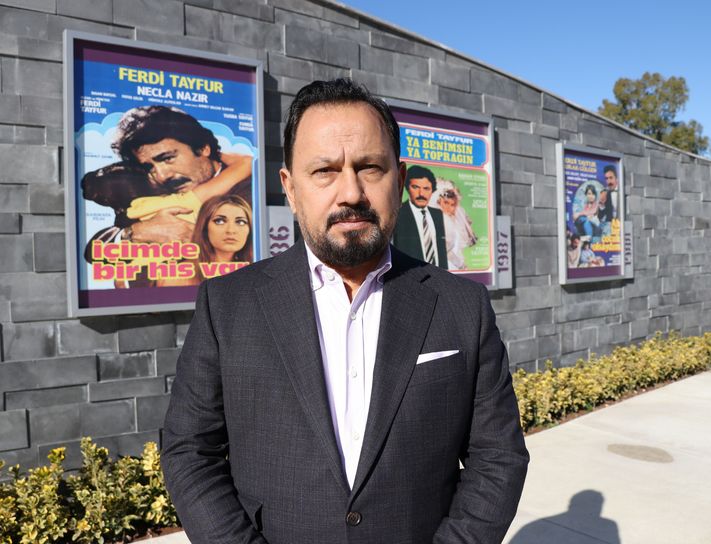 Adana'da anılıyor, arabesk müziğin yıldızı sonsuzluğa uğurlanıyor