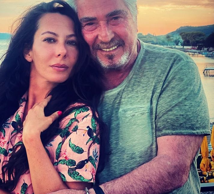 Beyaz örtüde mayo keyfi, neşeli anlar yakalandı