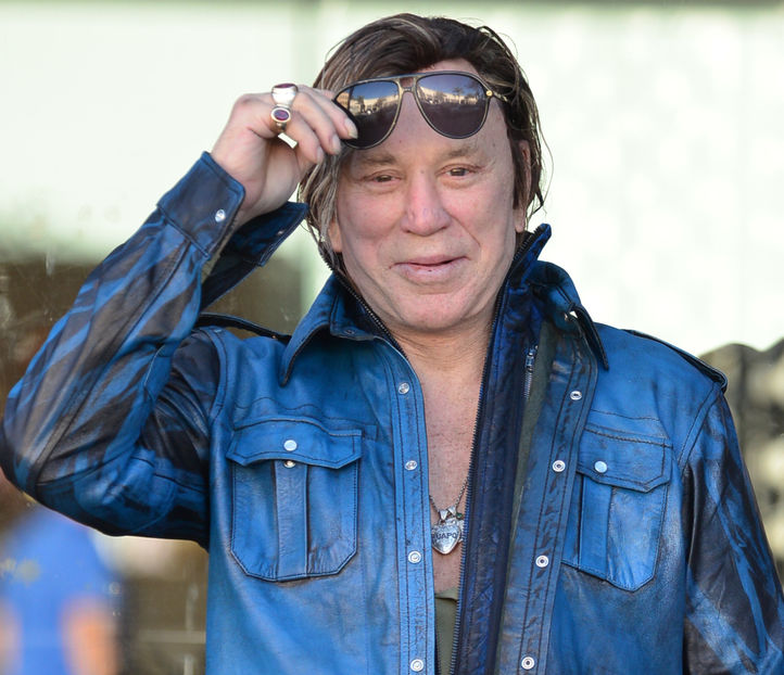 Zamanın izleri, yıldızın yüzünde derin izler bıraktı