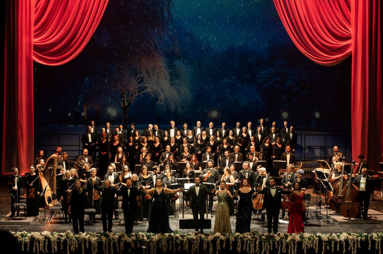 Sahne ışıkları, müzik, coşku, yeni yıl, opera, bale, İstanbul