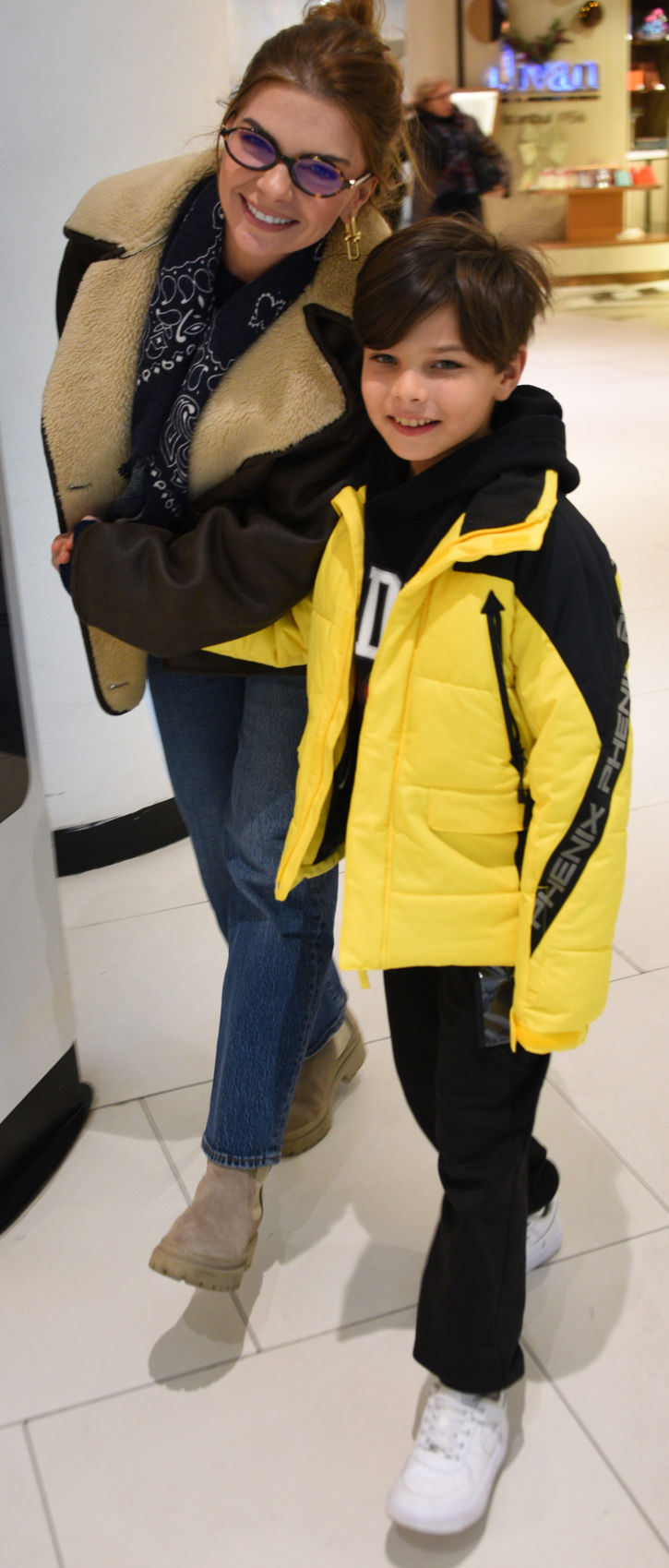 Minik yüzler, bembeyaz karla coştu, kahkahalar yükseldi