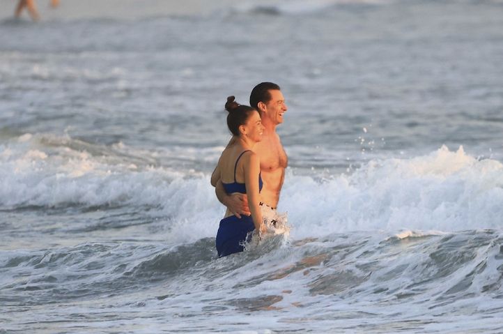 Güneş, aşk, kahkaha ve tropik mutluluk kokusu