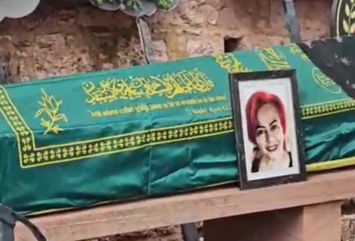 Veda, keder, büyükannesiyle el ele, son bir bakış