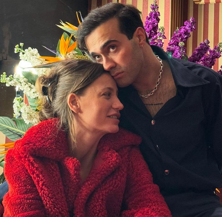 Paris'ten dönen ikili, yorgun ama mutlu yüzler sergiledi