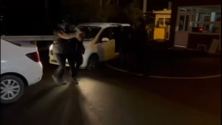 Sanatçıya silahlı saldırı, şüpheliler adalete teslim edildi