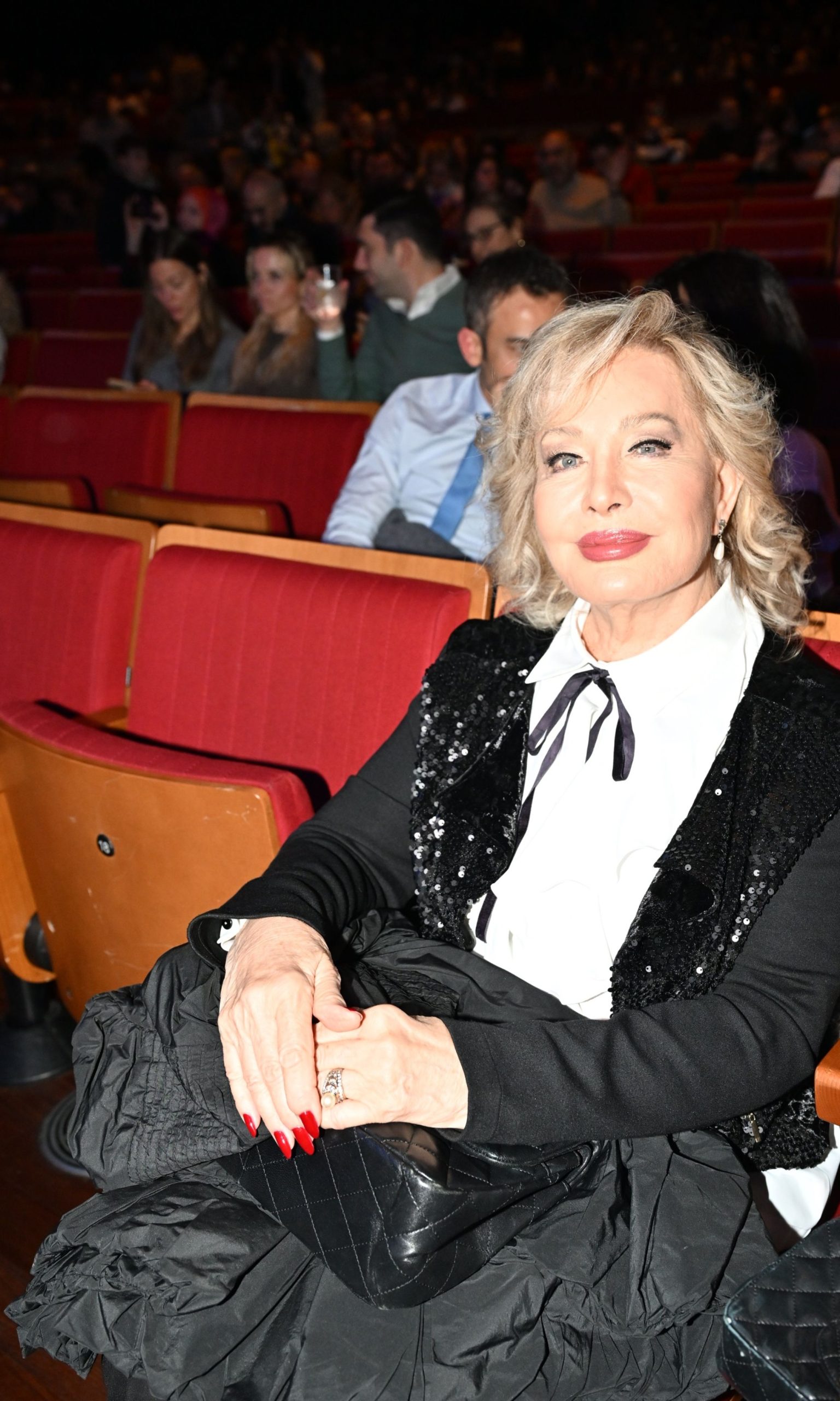 Kahkahalarla dolu bir yıl, Ata Demirer'le başlıyor!