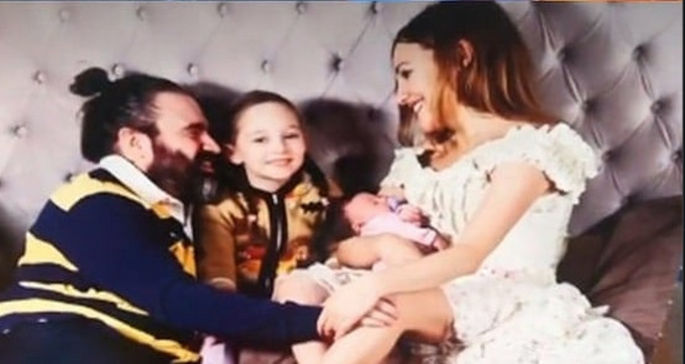 Küçük prenses Lily büyüyor, aile sevinci dorukta!