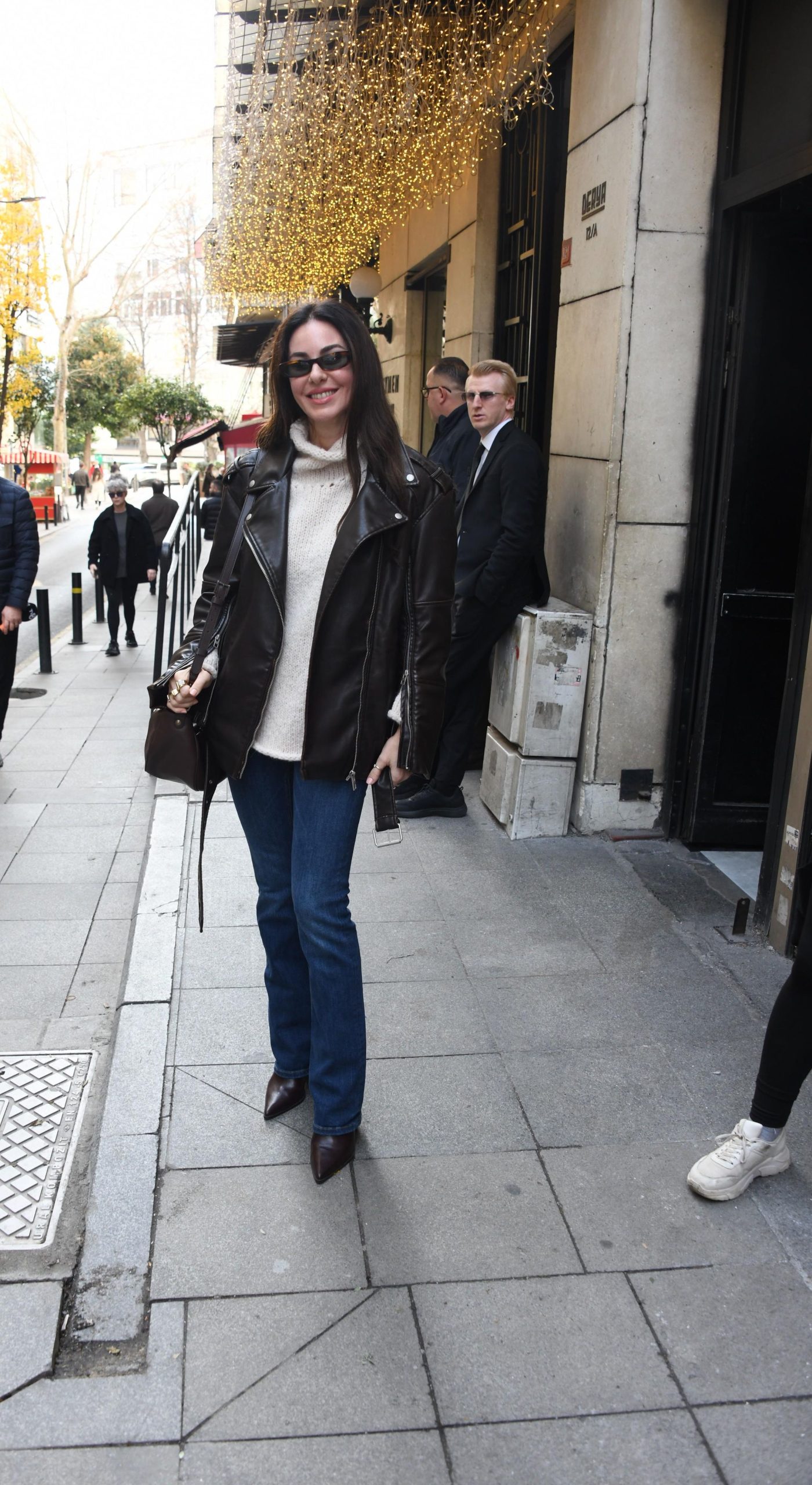 Gülüşüyle umut vadediyor, aşk belki de yaklaşıyor