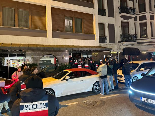 Bebek Hoteli'nde ikinci arama, narkotik köpekler de görev aldı