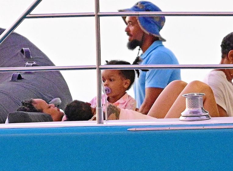 Güneş, deniz, aile, mutluluk, Barbados rüyası