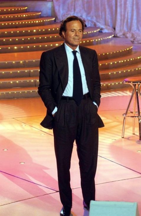 Şarkıcı sarsıldı, iddialar ağır, sessiz çığlıklar yükseldi