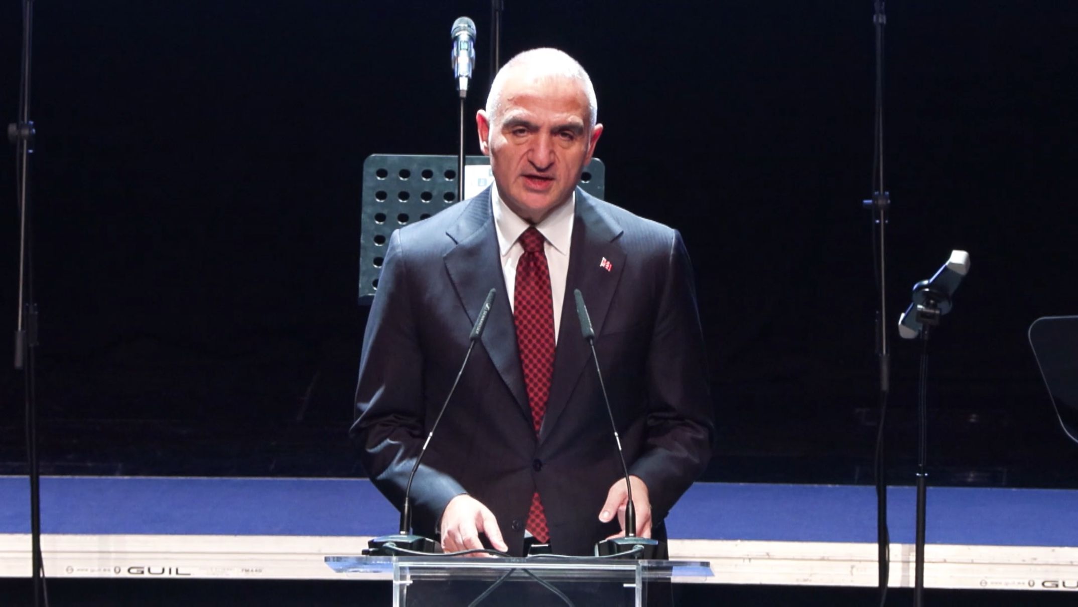 Minik ellerden gelen melodiler, geleceğe umutla yankılandı