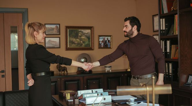 Gizemler, ihanetler ve aşkın karmaşık dansı